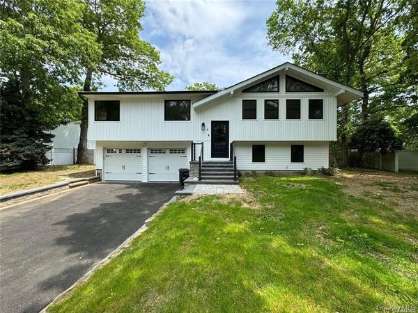 4 Nicholas Court , Nesconset, NY 11767