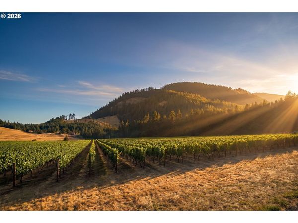 82106 TERRITORIAL HWY, Eugene, OR 97405