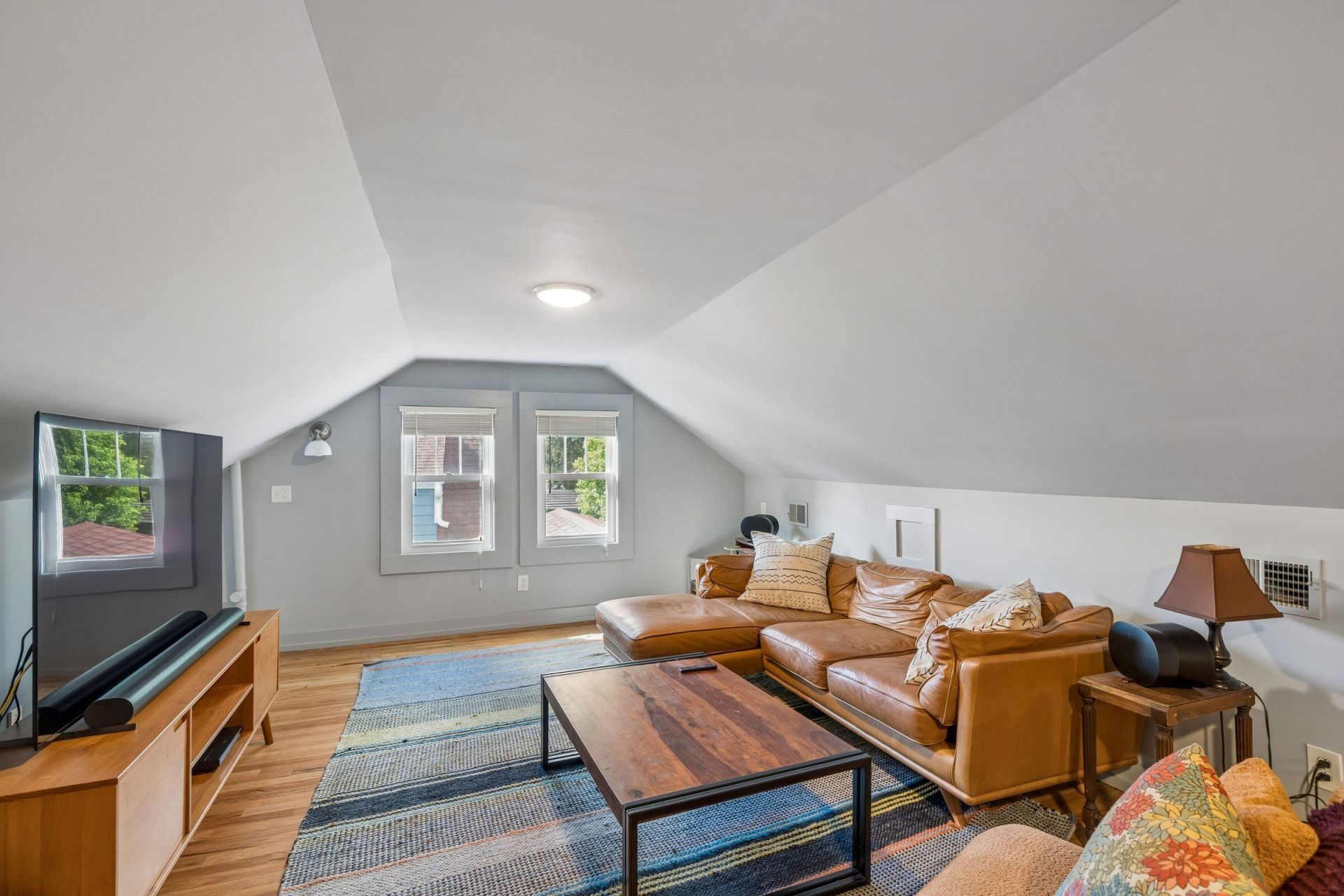 81 Gordon Street Photo 46