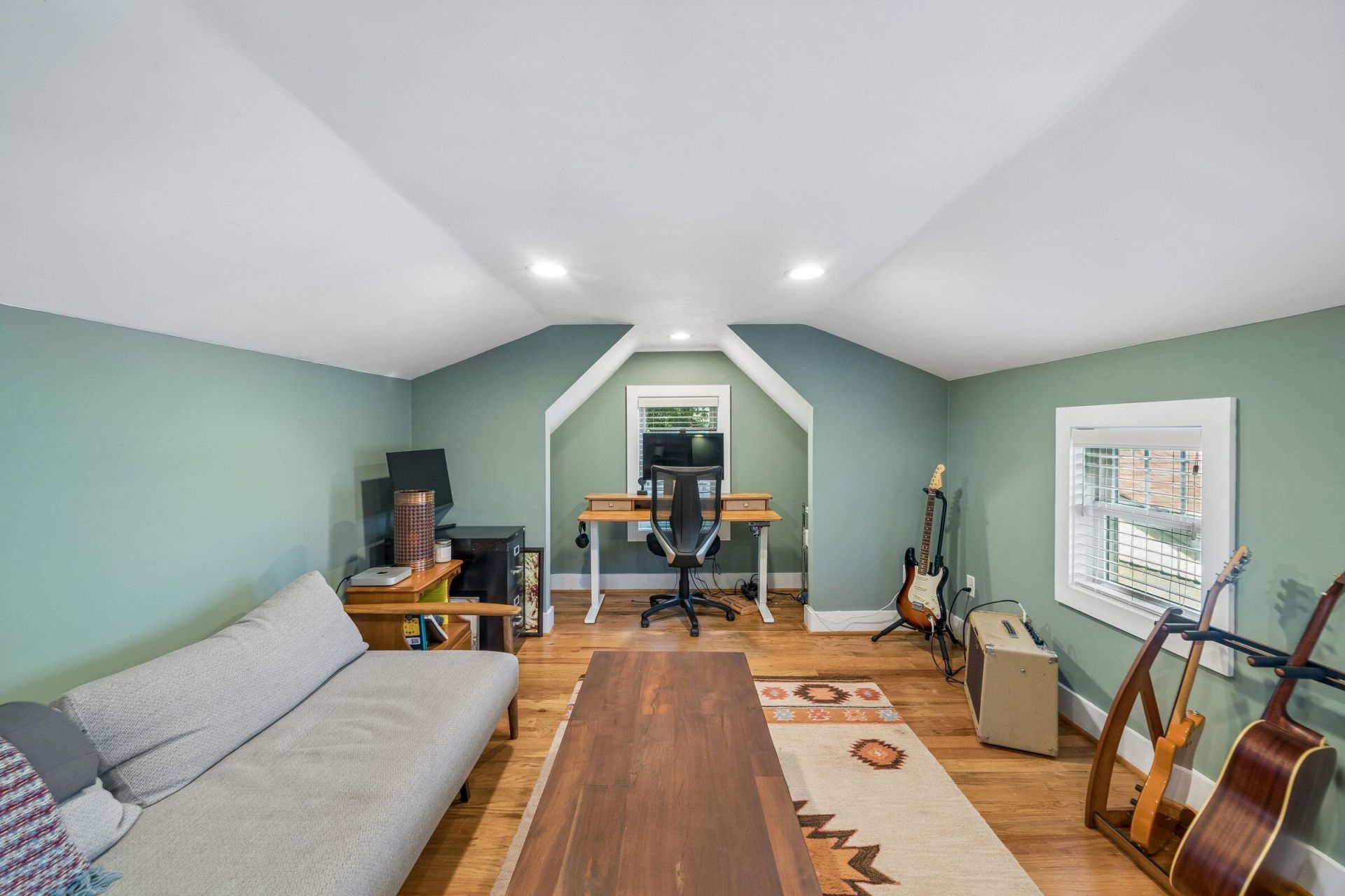 81 Gordon Street Photo 53