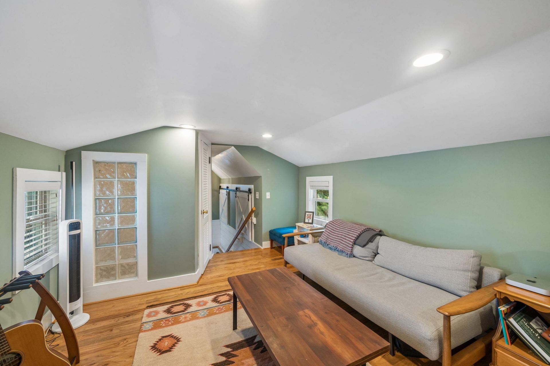 81 Gordon Street Photo 54