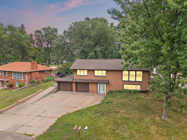 2624 Bittersweet Lane, Maplewood, MN 55109