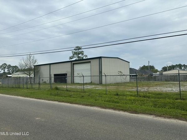 304 Gulfside Street, Waveland, MS 39576