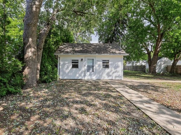 604 E Houghton Street, Tuscola, IL 61953