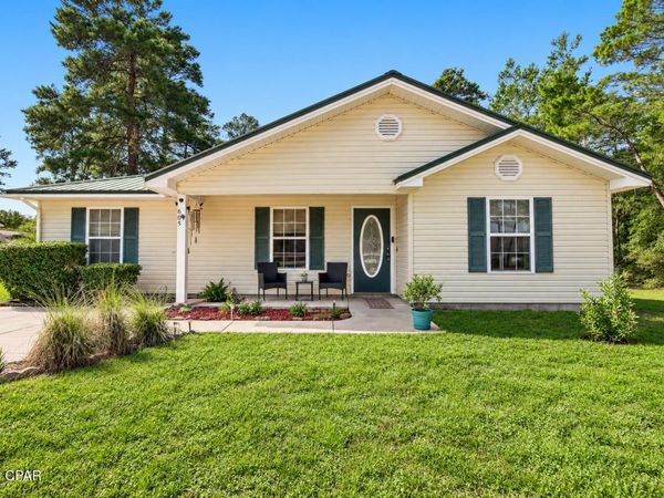 605 W Violet Lane, Defuniak Springs, FL 32433