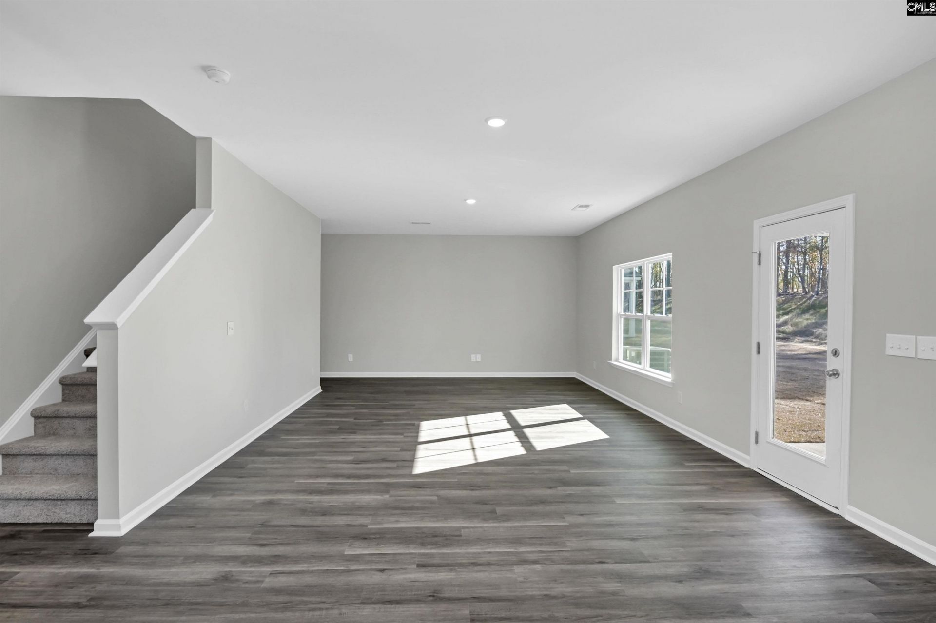 130 Middlesex Court  Photo 13