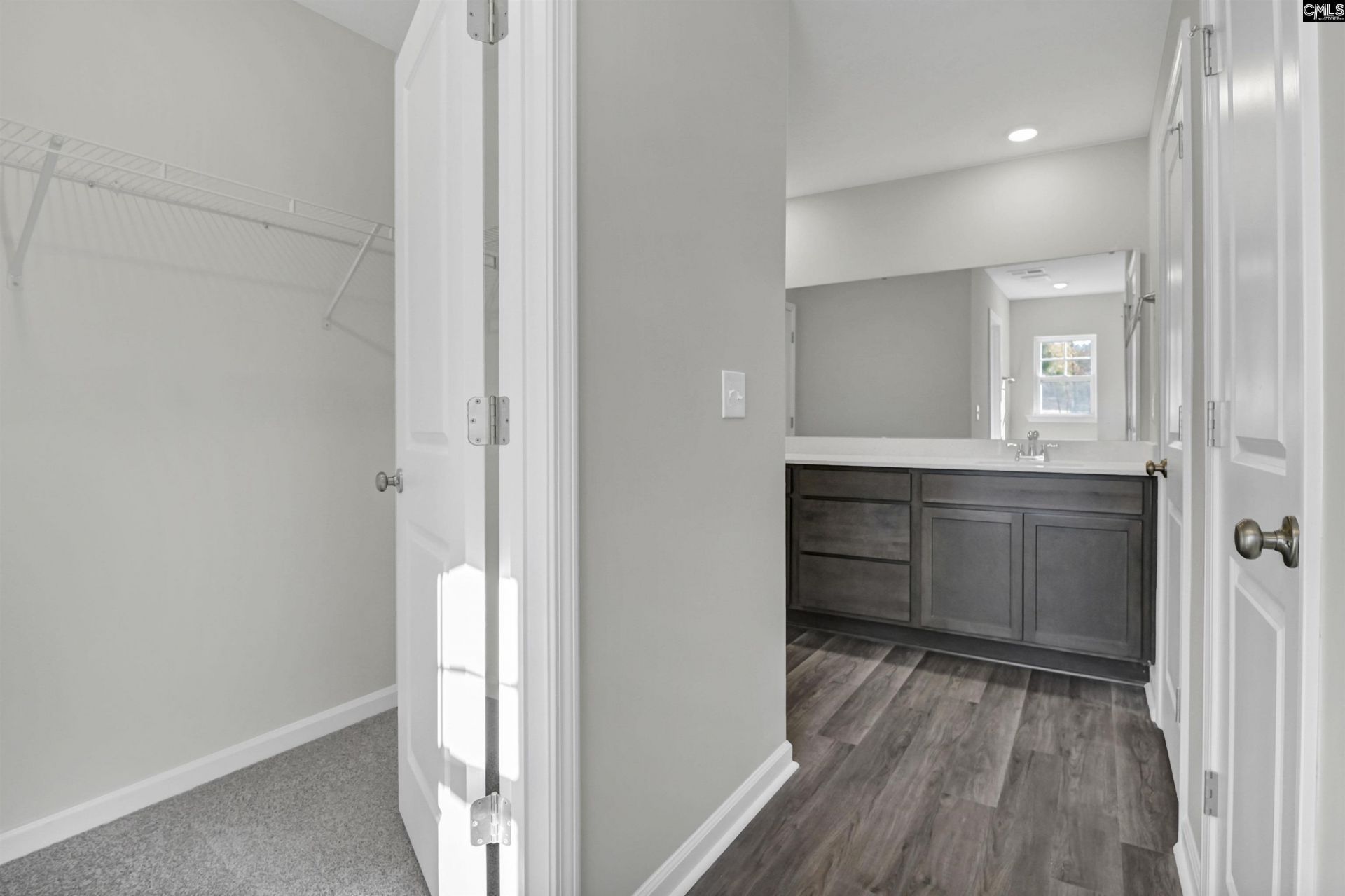 130 Middlesex Court  Photo 18