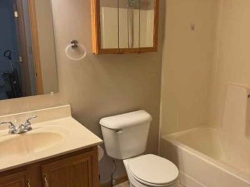 1315 Surrey Point Drive SE, Warren, OH 44484 Photo 13