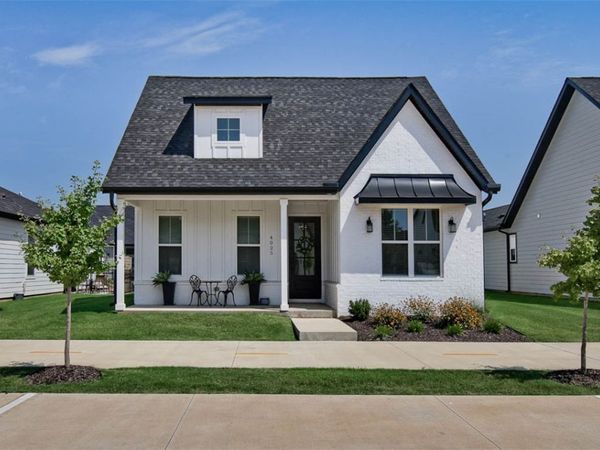 4025 W Sommerset Street , Rogers, AR 72758