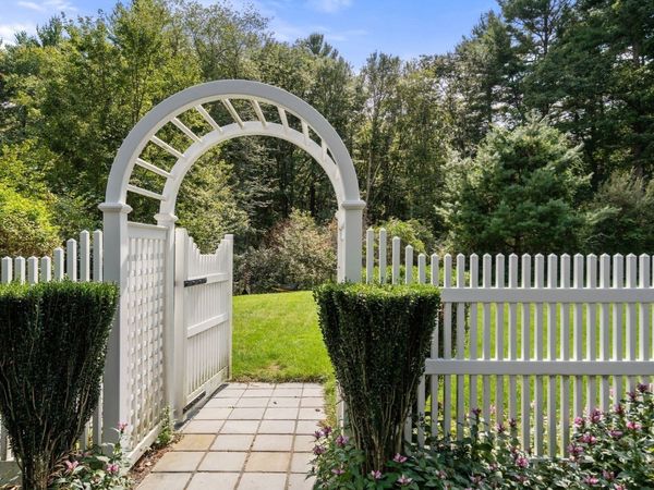 681 High Street, Walpole, MA 02081