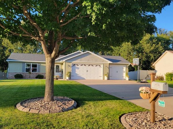 W6360 GOOSE CREEK CIRCLE, Greenville, WI 54942