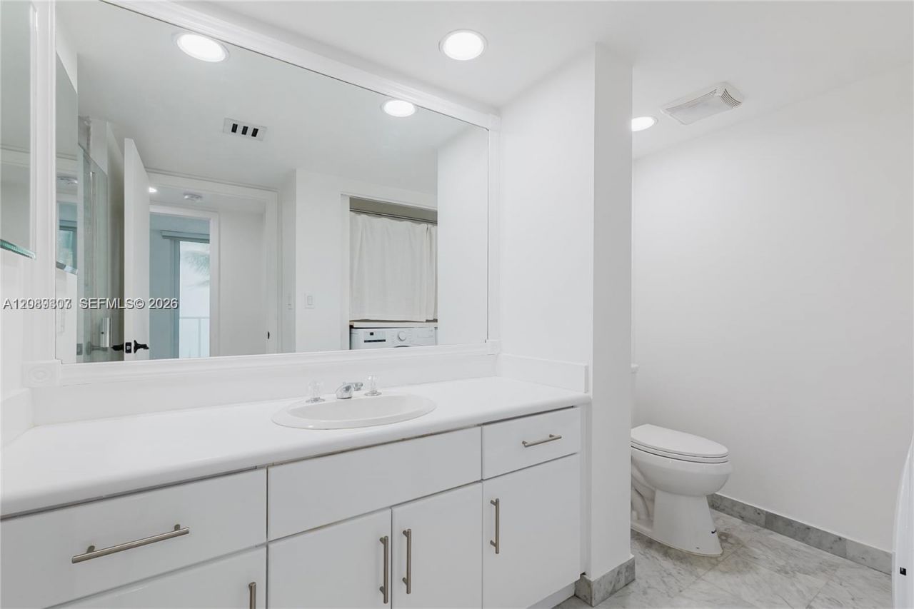 16485 Collins Ave , Unit 338, Sunny Isles Beach, FL 33160 Photo