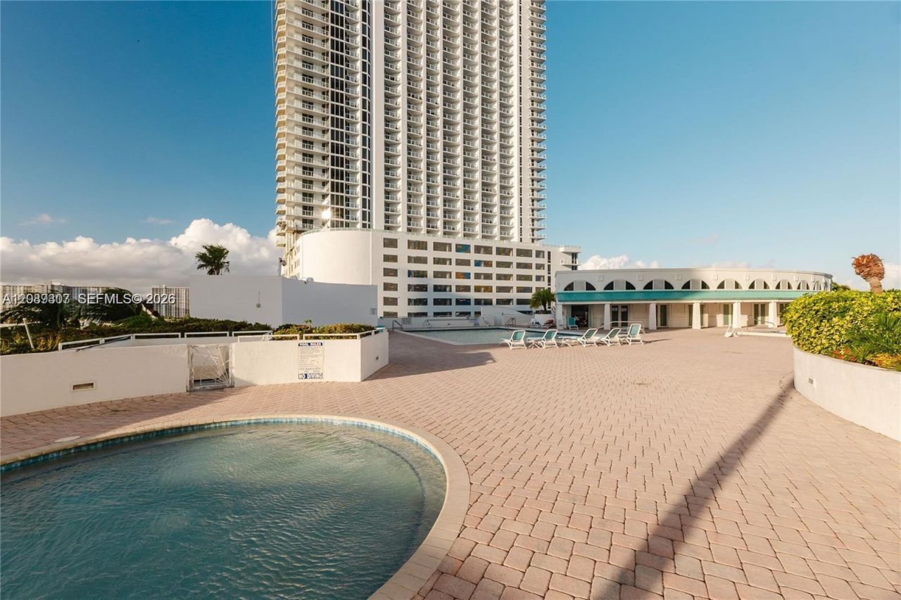 16485 Collins Ave , Unit 338, Sunny Isles Beach, FL 33160 Photo