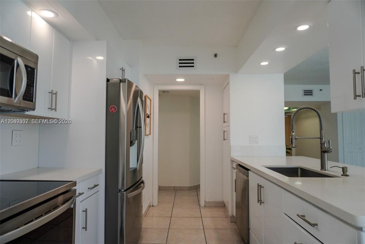16485 Collins Ave , Unit 338, Sunny Isles Beach, FL 33160 Photo
