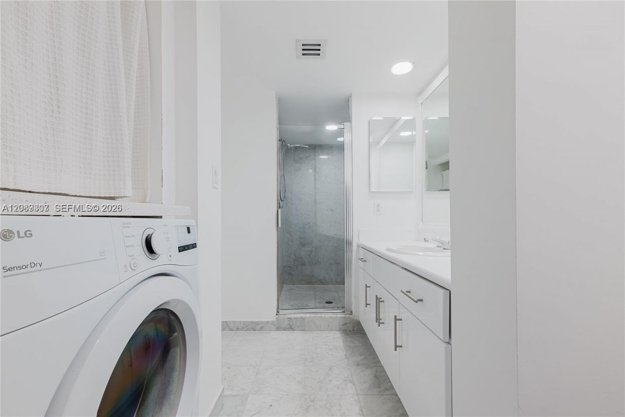 16485 Collins Ave , Unit 338, Sunny Isles Beach, FL 33160 Photo