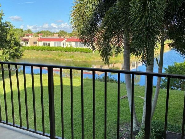 1566 Lake Crystal Dr , Unit E, West Palm Beach, FL 33411