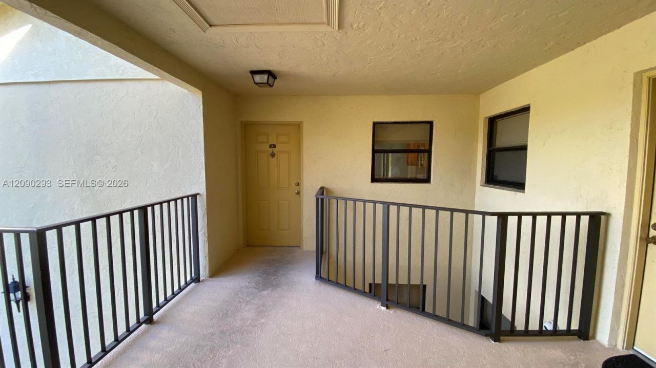 1566 Lake Crystal Dr, Unit E, West Palm Beach, FL 33411 Photo