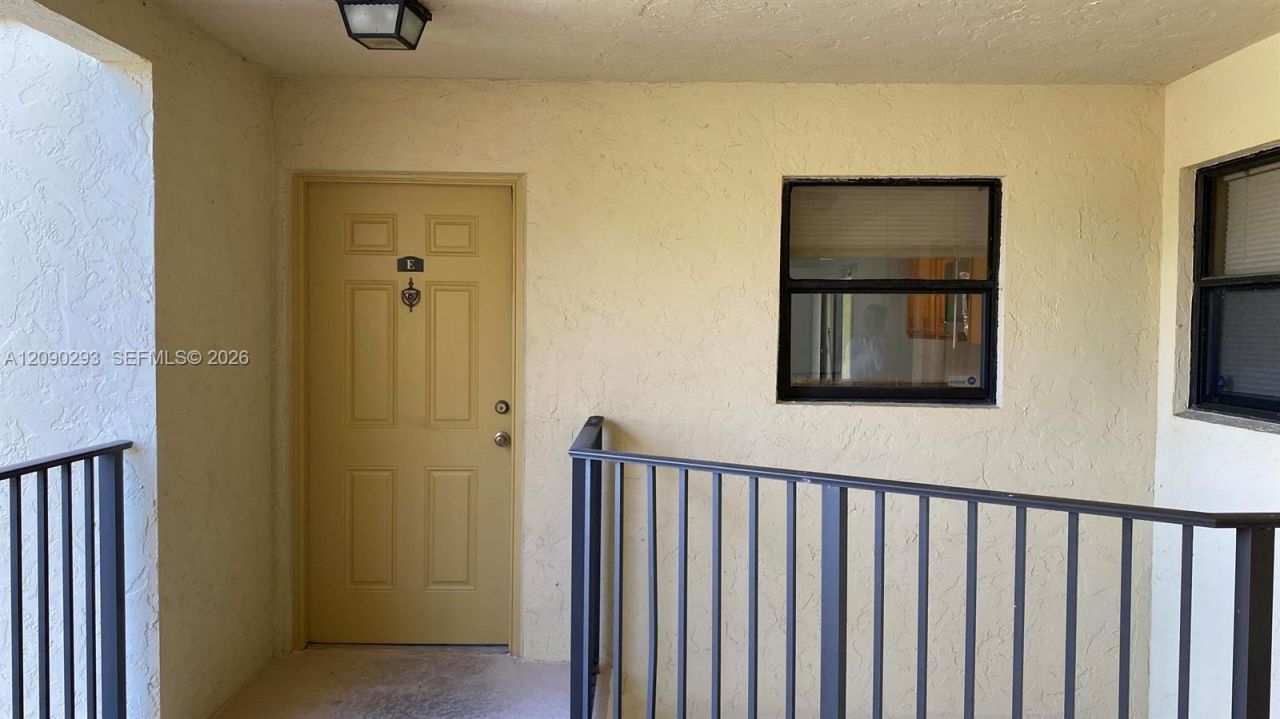 1566 Lake Crystal Dr, Unit E, West Palm Beach, FL 33411 Photo