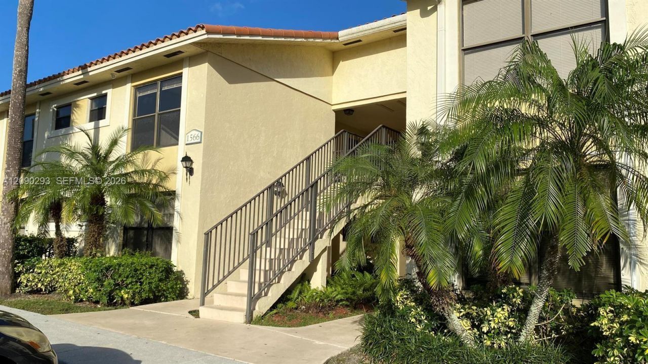 1566 Lake Crystal Dr, Unit E, West Palm Beach, FL 33411 Photo