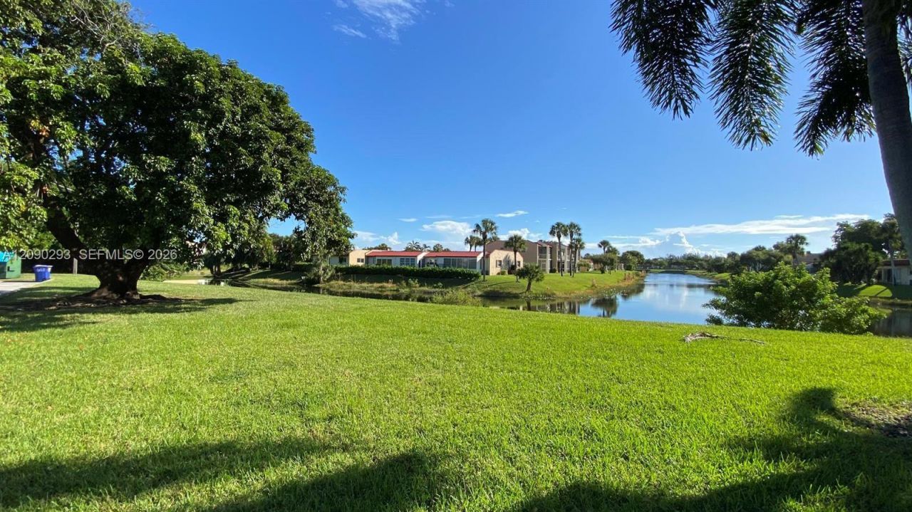 1566 Lake Crystal Dr, Unit E, West Palm Beach, FL 33411 Photo