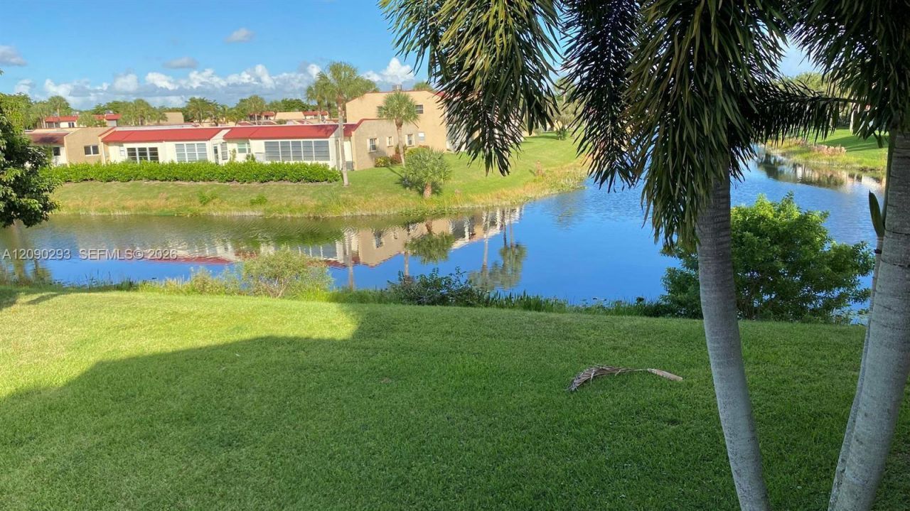 1566 Lake Crystal Dr, Unit E, West Palm Beach, FL 33411 Photo