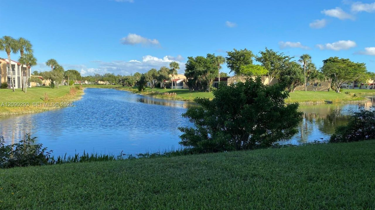 1566 Lake Crystal Dr, Unit E, West Palm Beach, FL 33411 Photo