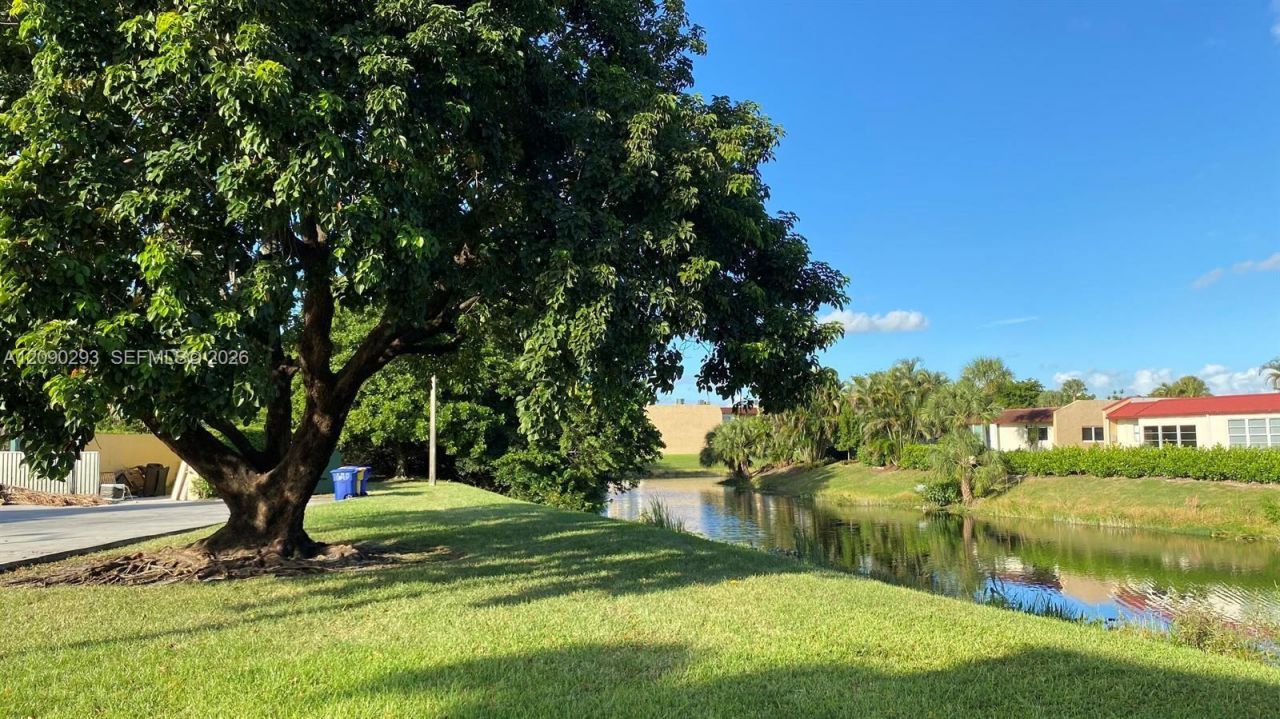 1566 Lake Crystal Dr, Unit E, West Palm Beach, FL 33411 Photo