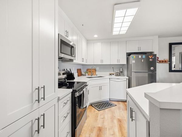 2713 Antonio Avenue , Unit 104, Camarillo, CA 93010
