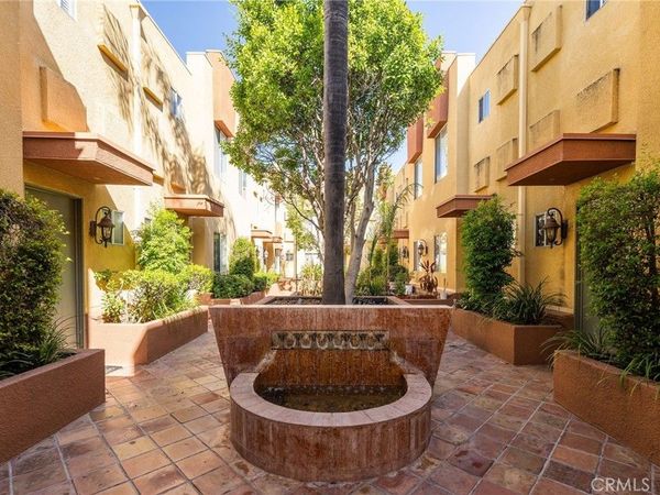 5350 Sepulveda Boulevard , Sherman Oaks, CA 91411