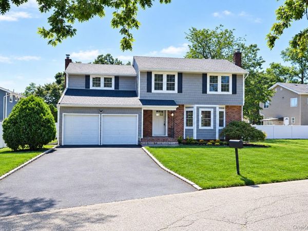 26 Tell Avenue , Deer Park, NY 11729
