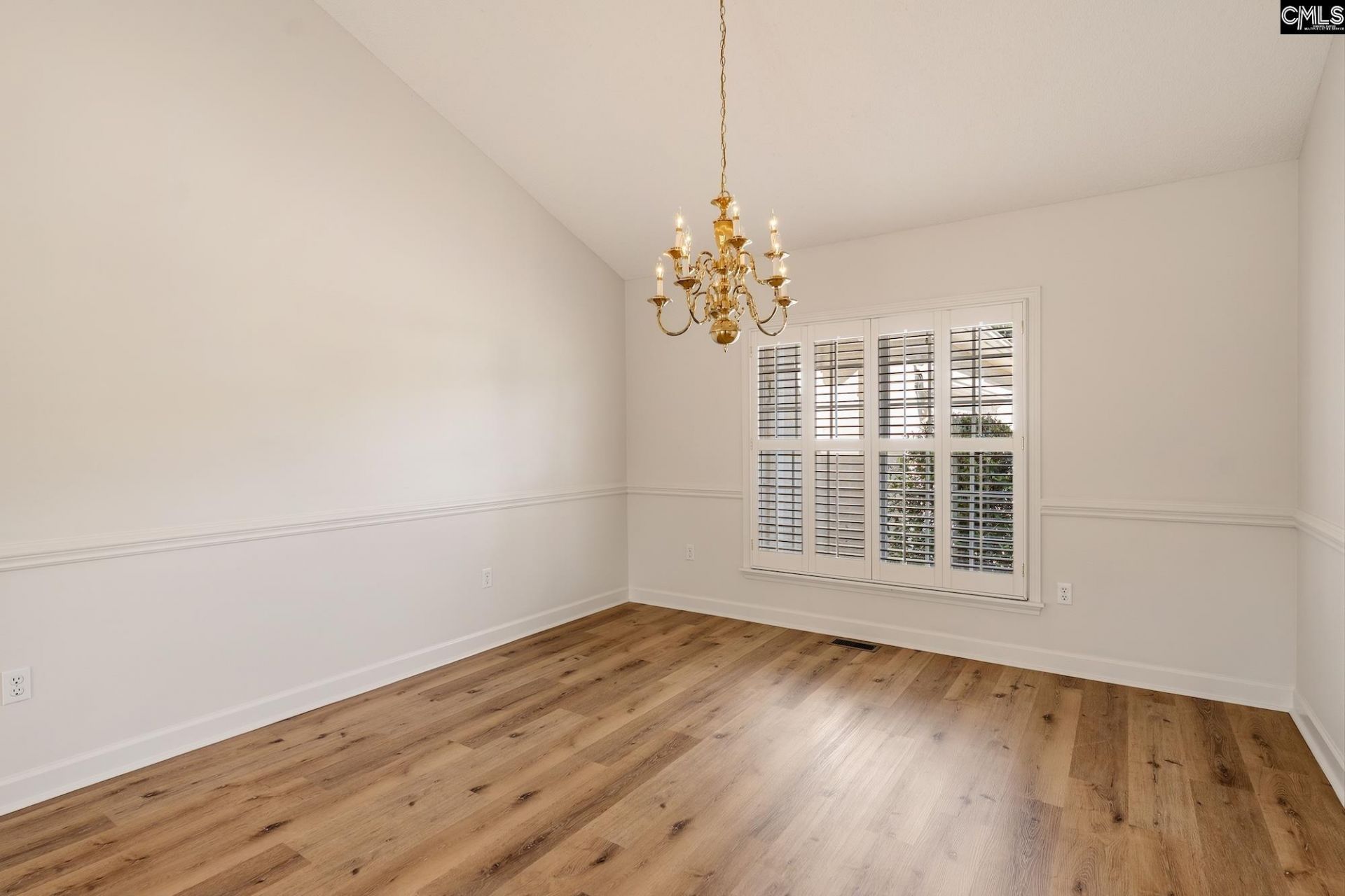 133 Bradley Park  Photo 7