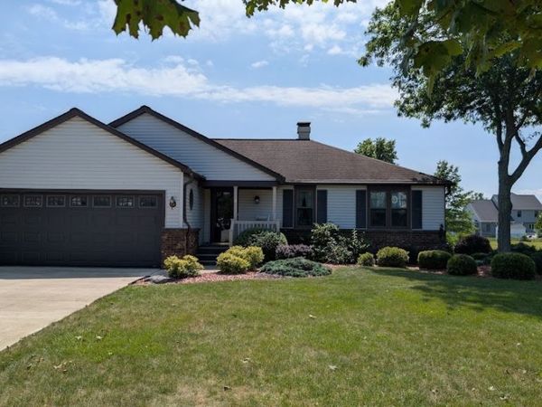 36 Pheasant Run Lane, Lancaster, NY 14086