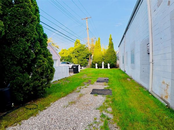 27024 Nanton Street, Madison Heights, Mi 48071