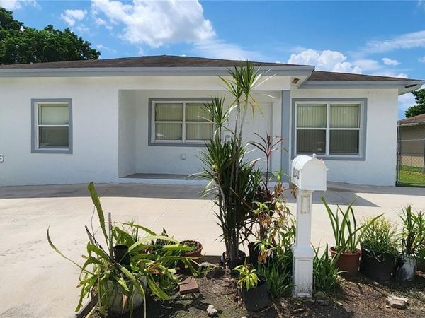 12040 SW 216th St , Miami, FL 33170
