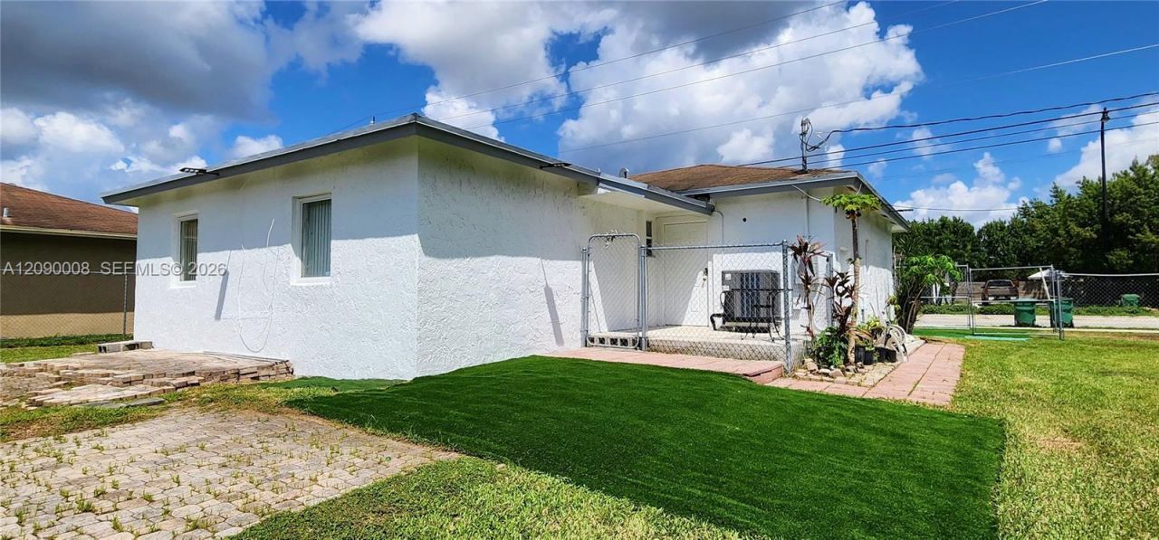 12040 SW 216th St, Miami, FL 33170 Photo
