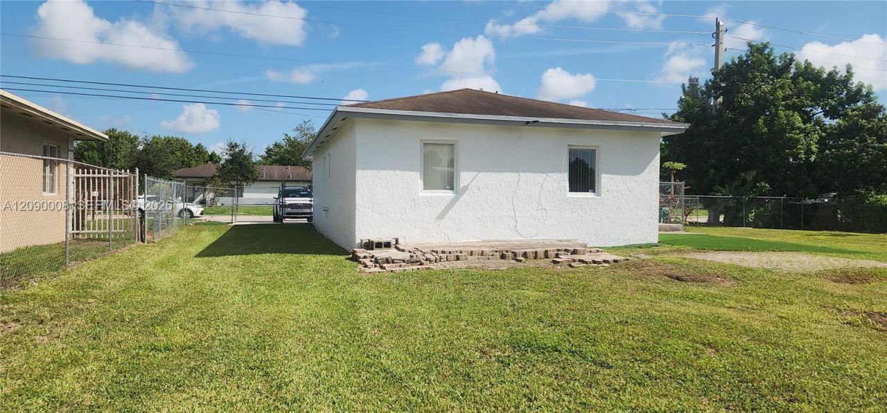 12040 SW 216th St, Miami, FL 33170 Photo