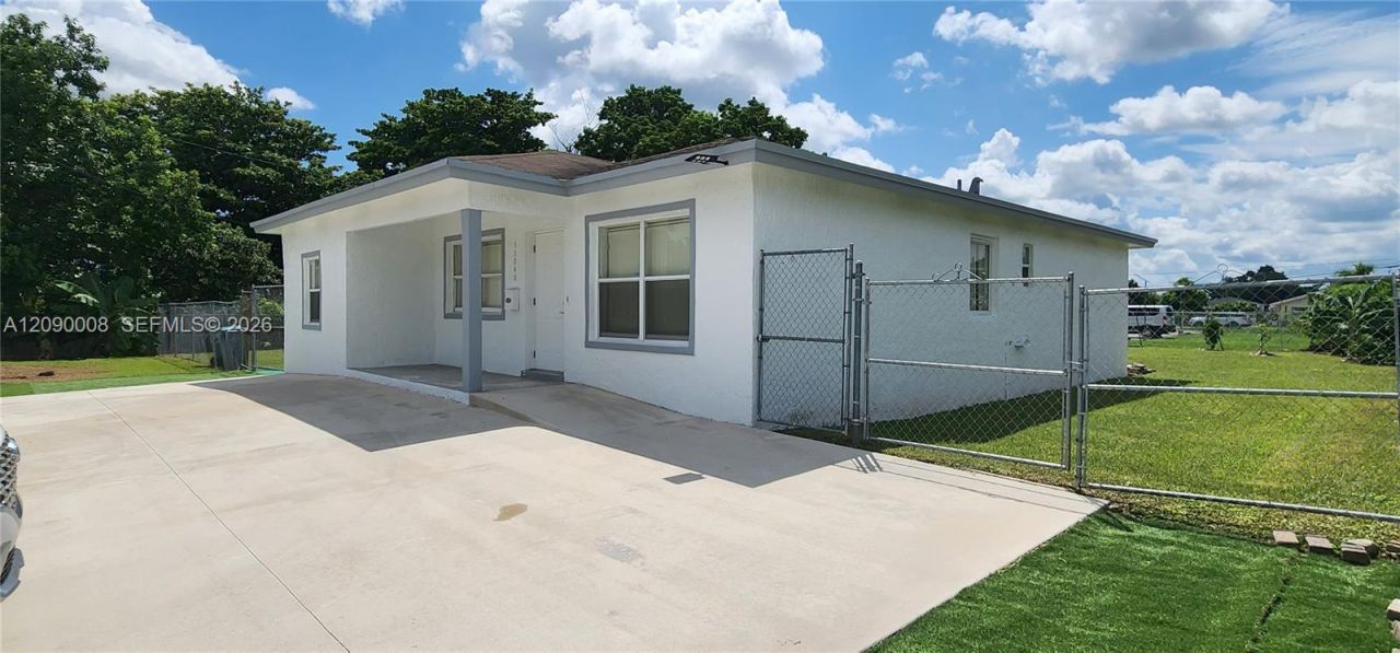 12040 SW 216th St, Miami, FL 33170 Photo