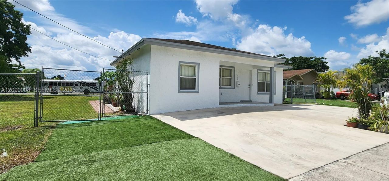 12040 SW 216th St, Miami, FL 33170 Photo