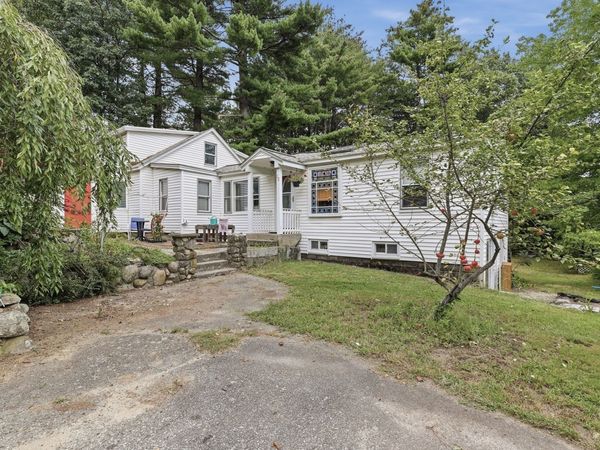 15 Putnam Road, Chelmsford, MA 01863