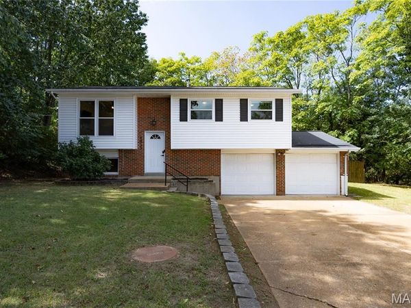 5015 Country Ridge Drive, Imperial, MO 63052