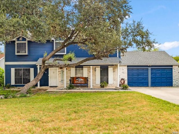 7910 VALLEY TRL, San Antonio, TX 78250
