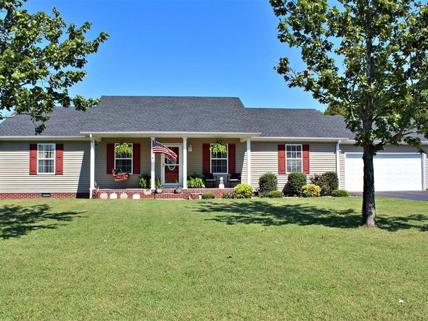 479 Anne Claire Lane , Cave City, KY 42127