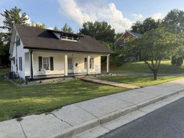 400 Cleveland Avenue , Glasgow, KY 42141