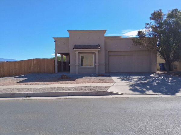 2900 Duerson Trail SW, Albuquerque, NM 87121