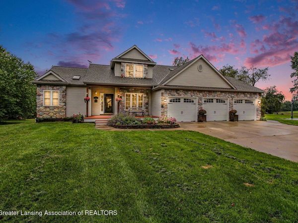 12110 Scotch Hollow Drive, Bath, MI 48808