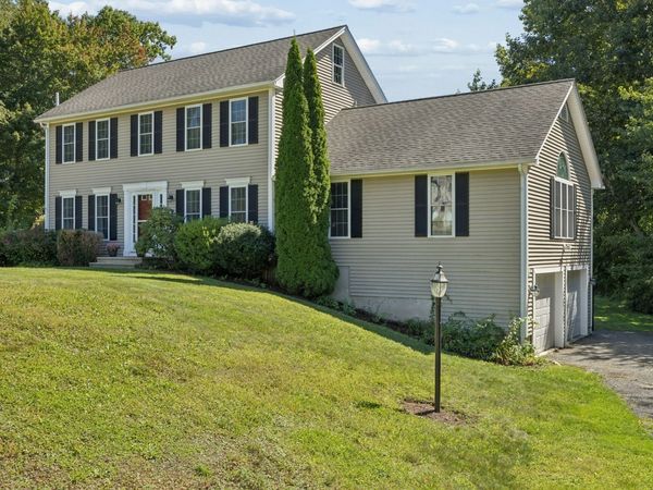 9 Cameron Dr, Rutland, MA 01543
