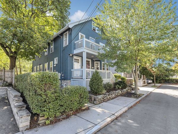 8 Hawthorne Park, Unit 8, Cambridge, MA 02138