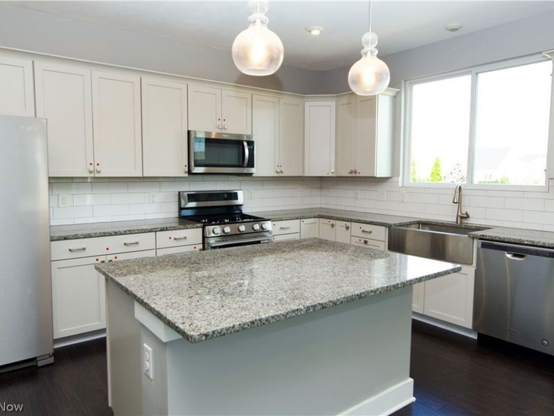 36392 Capri Lane, North Ridgeville, OH 44039 Photo 10