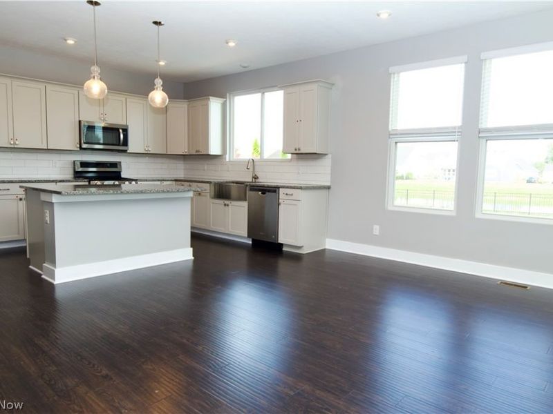 36392 Capri Lane, North Ridgeville, OH 44039 Photo 8