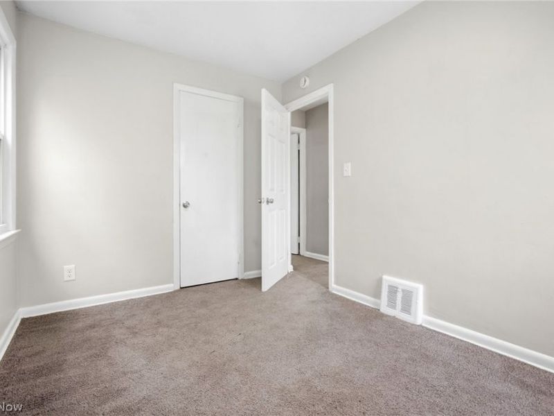 892 E 139th Street, Cleveland, OH 44110 Photo 31